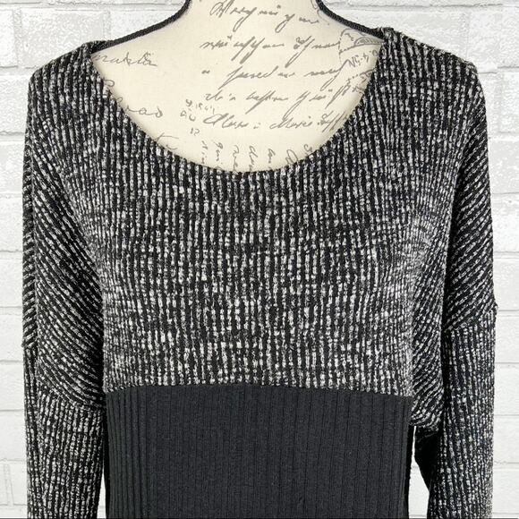 Suzanne Betro Knit Color Block Sweater Size Large - Picture 2 of 10